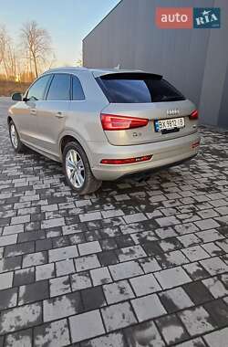 Позашляховик / Кросовер Audi Q3 2016 в 