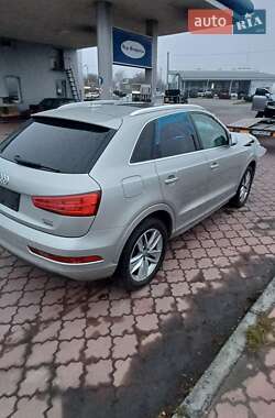 Позашляховик / Кросовер Audi Q3 2016 в 