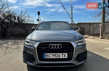Позашляховик / Кросовер Audi Q3 2016 в 