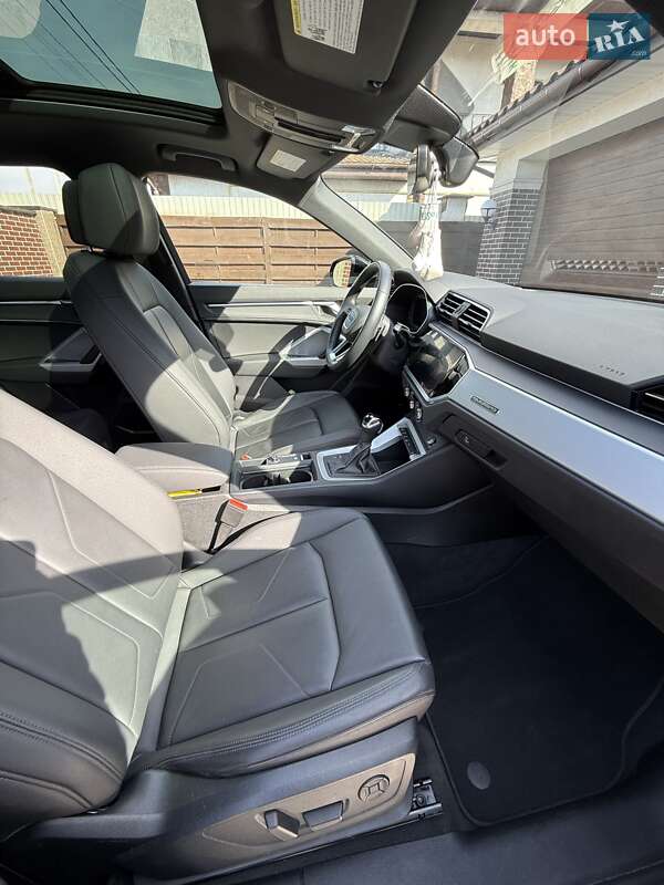 Позашляховик / Кросовер Audi Q3 2021 в Києві