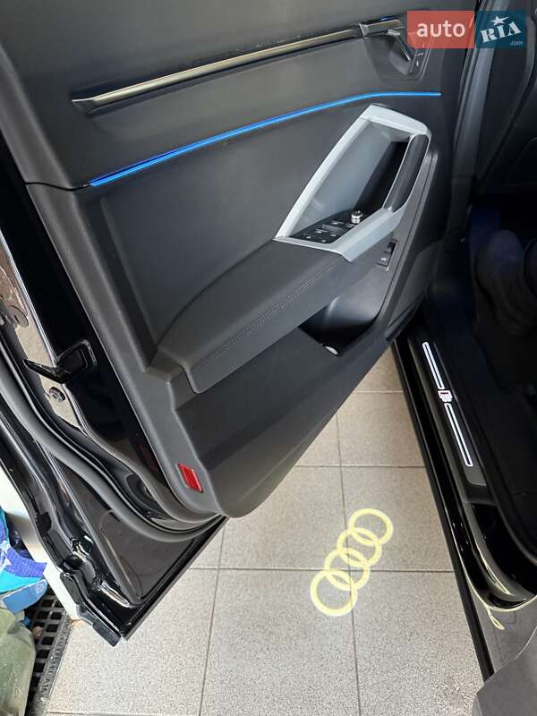 Позашляховик / Кросовер Audi Q3 2021 в Києві
