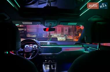 Внедорожник / Кроссовер Audi Q3 2021 в 