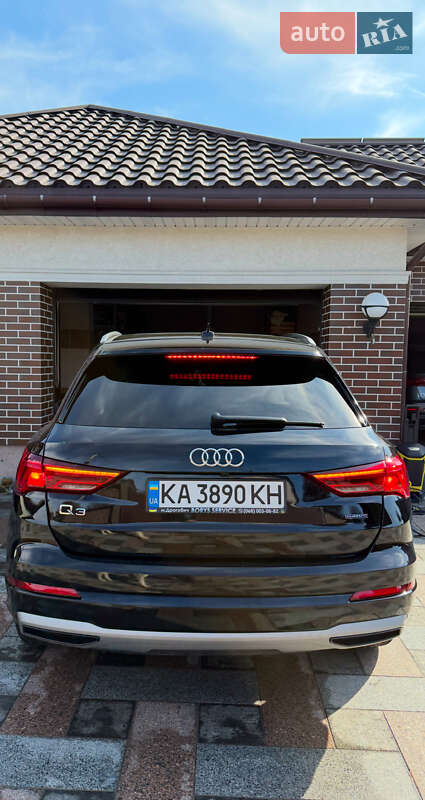 Позашляховик / Кросовер Audi Q3 2021 в Києві