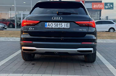 Позашляховик / Кросовер Audi Q3 2019 в 