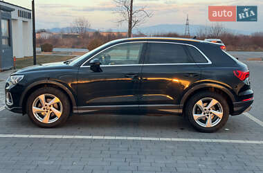 Позашляховик / Кросовер Audi Q3 2019 в 