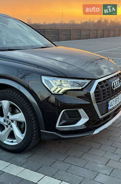 Позашляховик / Кросовер Audi Q3 2019 в 