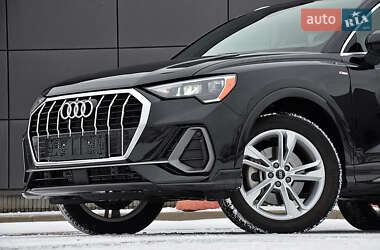 Позашляховик / Кросовер Audi Q3 2019 в 