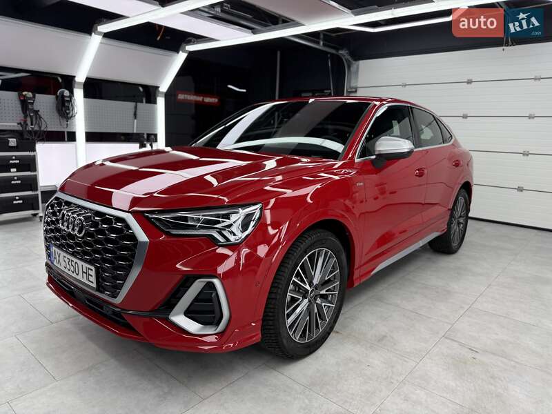 Позашляховик / Кросовер Audi Q3 2022 в Києві