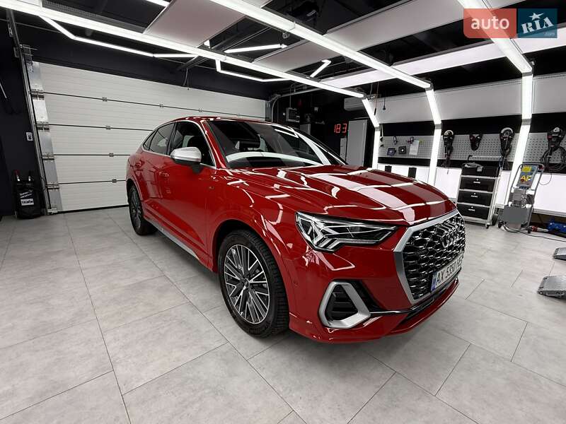 Позашляховик / Кросовер Audi Q3 2022 в Києві