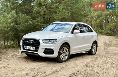 Внедорожник / Кроссовер Audi Q3 2015 в 