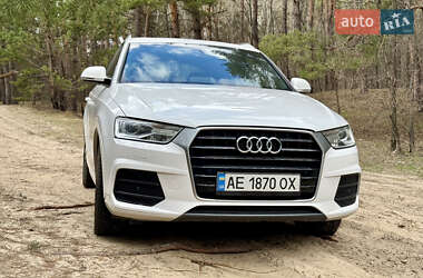 Внедорожник / Кроссовер Audi Q3 2015 в 