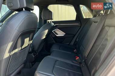 Внедорожник / Кроссовер Audi Q3 2022 в 