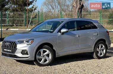 Внедорожник / Кроссовер Audi Q3 2022 в 