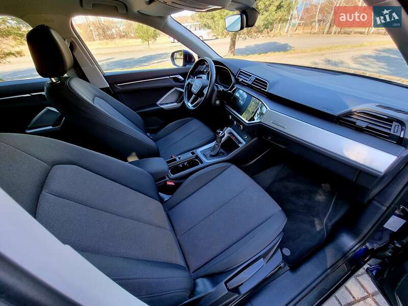 Внедорожник / Кроссовер Audi Q3 2021 в Дрогобыче