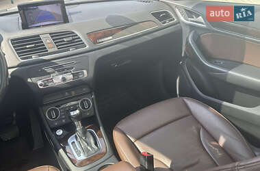 Внедорожник / Кроссовер Audi Q3 2016 в 