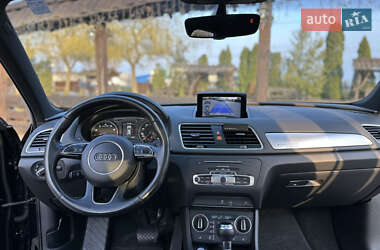 Внедорожник / Кроссовер Audi Q3 2015 в 