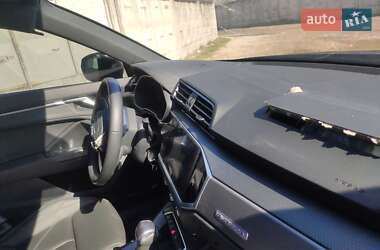 Внедорожник / Кроссовер Audi Q3 2022 в 