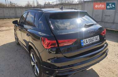 Внедорожник / Кроссовер Audi Q3 2022 в 