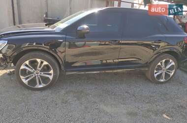 Внедорожник / Кроссовер Audi Q3 2022 в 