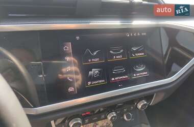 Внедорожник / Кроссовер Audi Q3 2022 в 