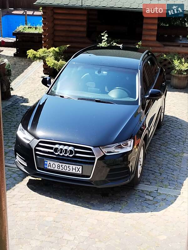 Внедорожник / Кроссовер Audi Q3 2015 в Ужгороде