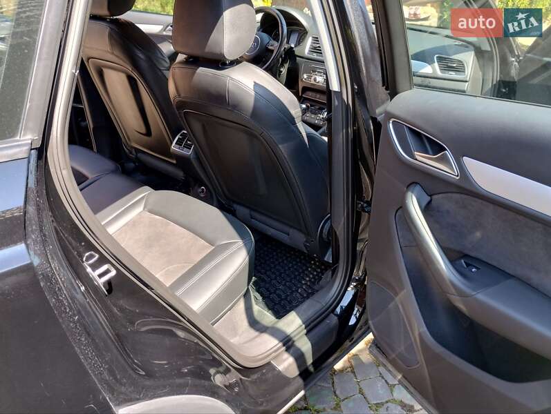 Внедорожник / Кроссовер Audi Q3 2015 в Ужгороде
