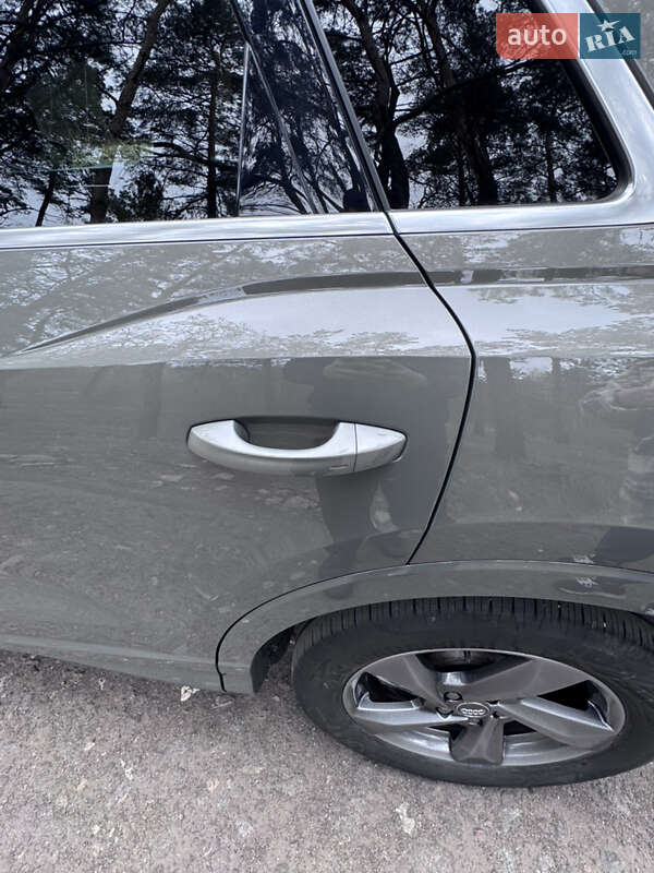 Внедорожник / Кроссовер Audi Q3 2019 в Киеве