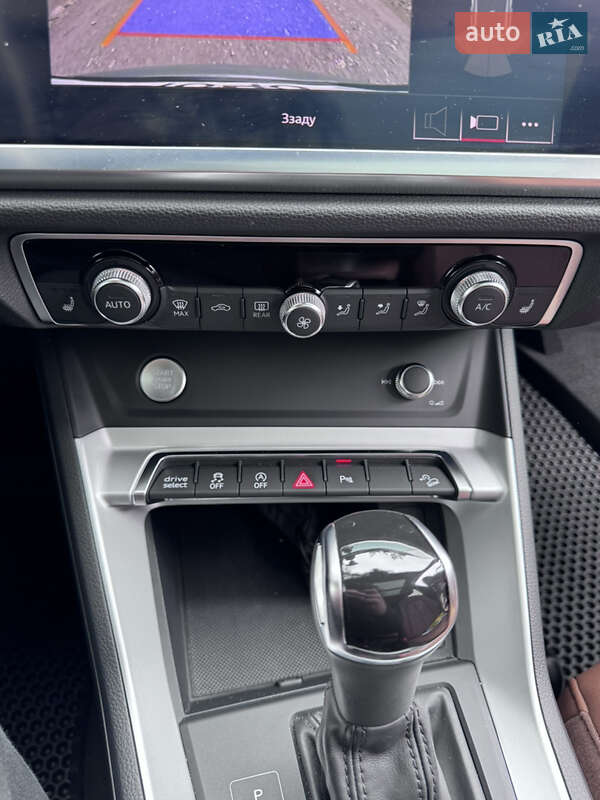 Внедорожник / Кроссовер Audi Q3 2019 в Киеве