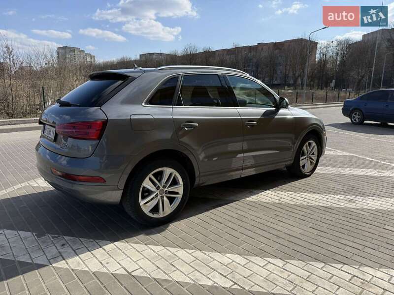Внедорожник / Кроссовер Audi Q3 2016 в Ровно