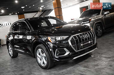 Внедорожник / Кроссовер Audi Q3 2019 в 