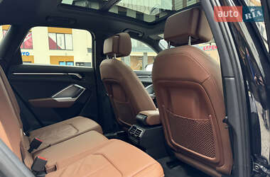 Внедорожник / Кроссовер Audi Q3 2019 в 