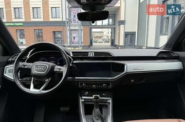 Внедорожник / Кроссовер Audi Q3 2019 в 
