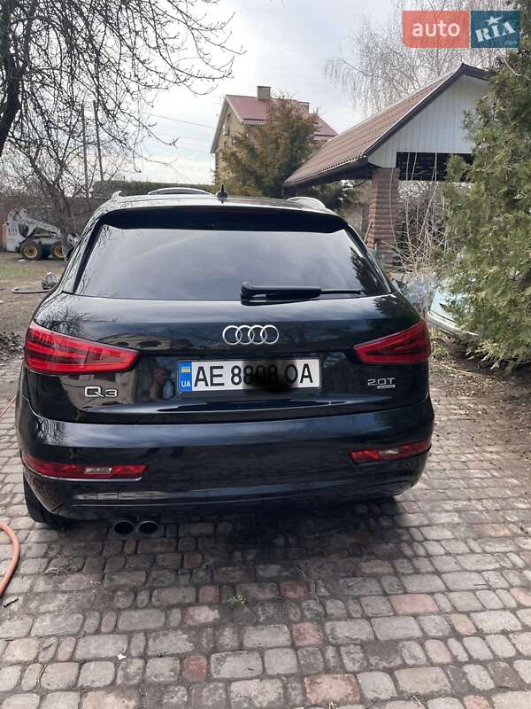Внедорожник / Кроссовер Audi Q3 2015 в Днепре