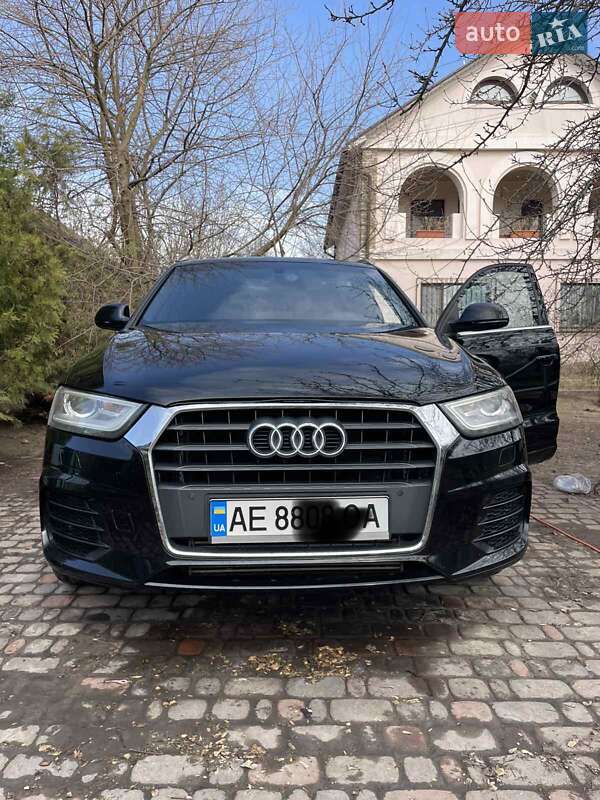 Внедорожник / Кроссовер Audi Q3 2015 в Днепре