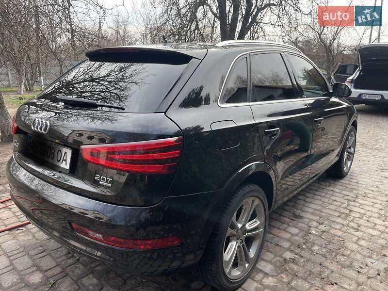 Внедорожник / Кроссовер Audi Q3 2015 в Днепре