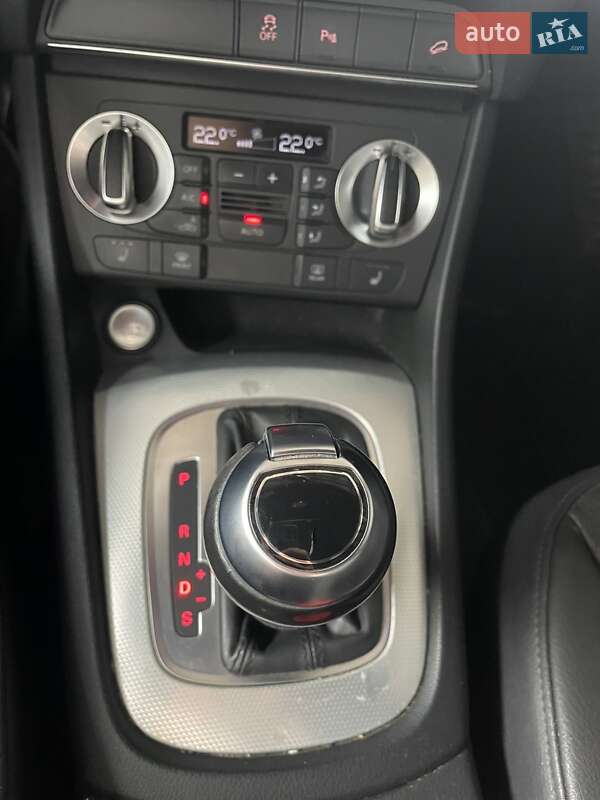 Внедорожник / Кроссовер Audi Q3 2015 в Днепре