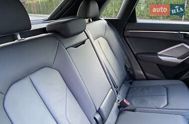 Позашляховик / Кросовер Audi Q3 2021 в 