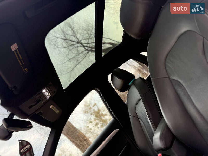 Позашляховик / Кросовер Audi Q3 2015 в Києві