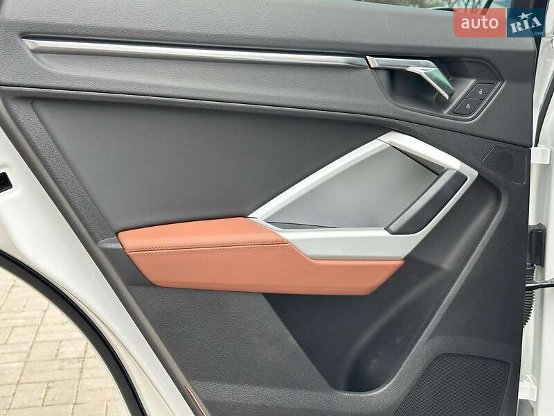 Внедорожник / Кроссовер Audi Q3 2020 в Одессе