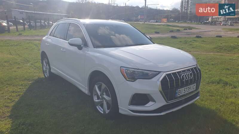Позашляховик / Кросовер Audi Q3 2019 в Полтаві
