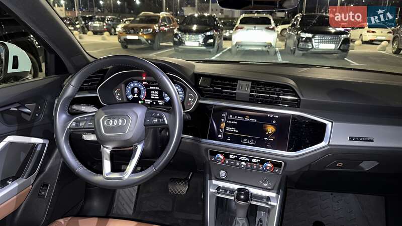 Внедорожник / Кроссовер Audi Q3 2020 в Львове