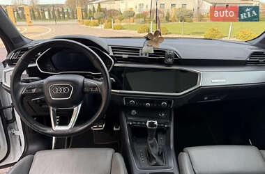 Внедорожник / Кроссовер Audi Q3 2020 в 