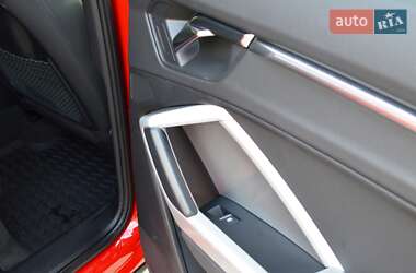 Позашляховик / Кросовер Audi Q3 2020 в 