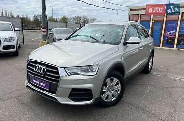 Позашляховик / Кросовер Audi Q3 2016 в 