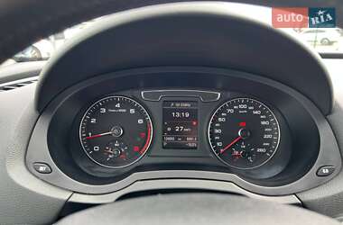 Позашляховик / Кросовер Audi Q3 2016 в 