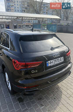 Внедорожник / Кроссовер Audi Q3 2022 в 
