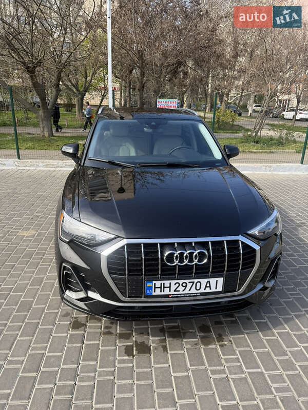 Внедорожник / Кроссовер Audi Q3 2022 в Одессе