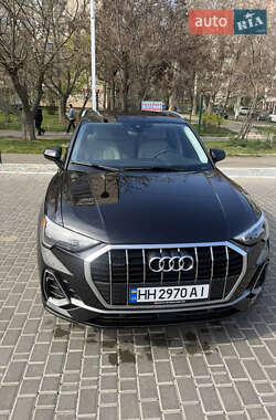 Внедорожник / Кроссовер Audi Q3 2022 в 