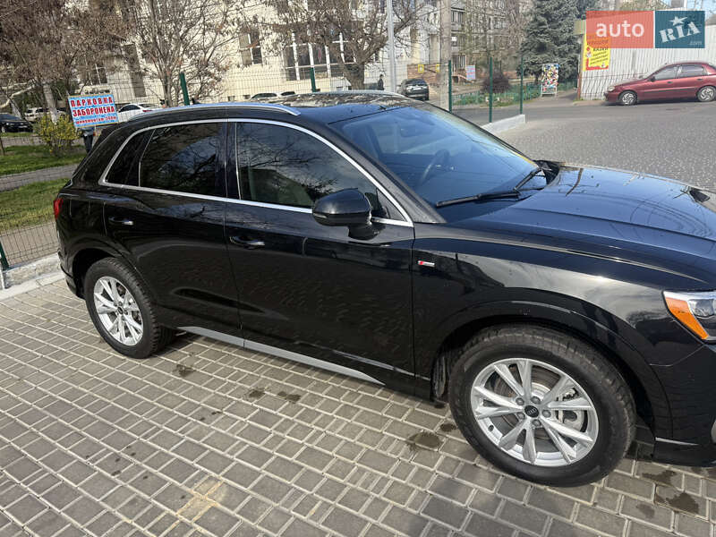Внедорожник / Кроссовер Audi Q3 2022 в Одессе