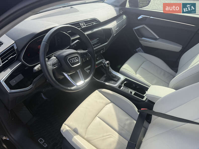 Внедорожник / Кроссовер Audi Q3 2022 в Одессе